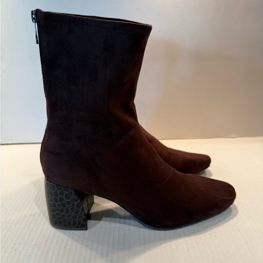 Like New Donald Pliner Brown Suede Booties